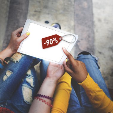 İnsanlar internet'te sörf