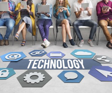 İnsanlar dijital araçları tarama