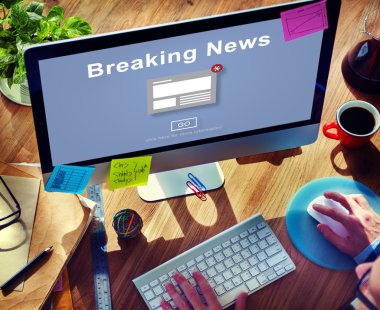 Bilgisayar kullanan adam 