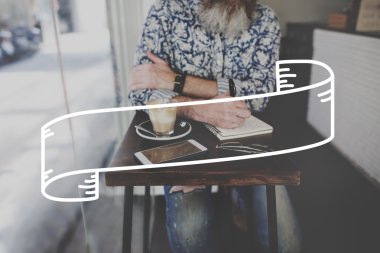 Adam kafede not yazma