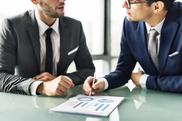 Pessoas de negócios no Meeting Talking — Fotografia de Stock