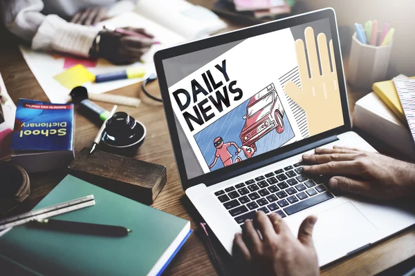 Texto Daily News en la pantalla —  Fotos de Stock