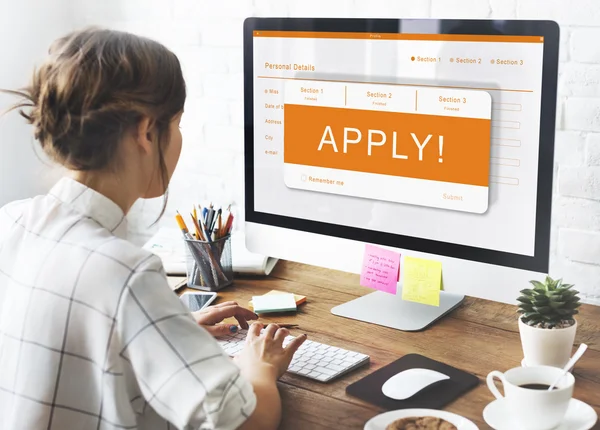 Woman working with computer — Stock Photo, Image