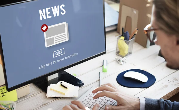 bilgisayarla çalışma iş adamı