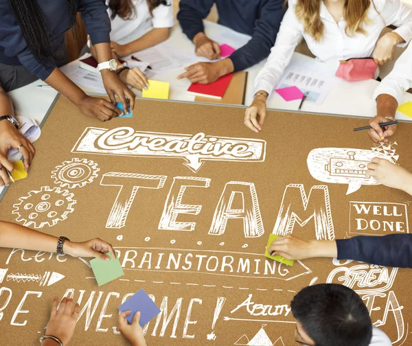 Students brainstorming in university — Stock Photo, Image