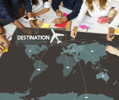 Öğrenciler üniversitede beyin fırtınası