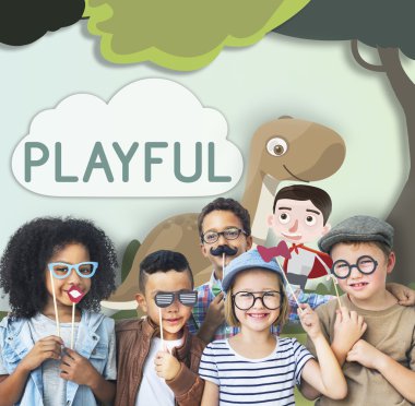 Çocuklar gülüyor ve eğlenin