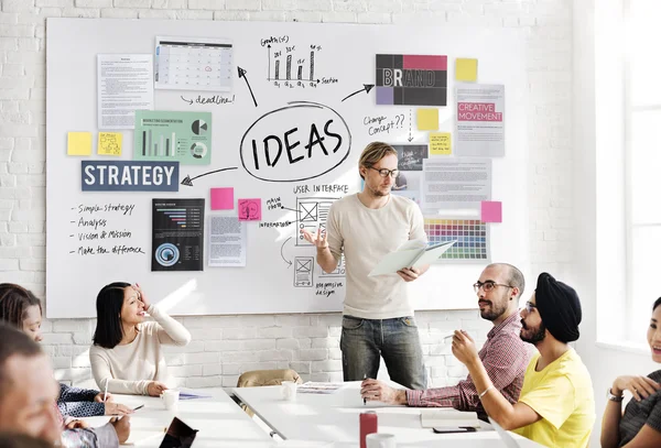 Reunión de negocios con ideas — Foto de Stock