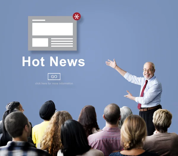 Pessoas no seminário com Hot News — Fotografia de Stock