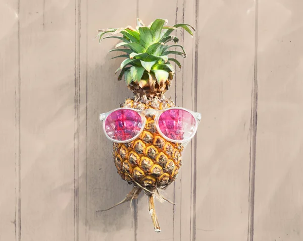 Ananas ve yaz Chill koleksiyonu kavramı — Stok fotoğraf