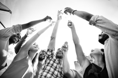 Arkadaşlar kutlama ve alkış