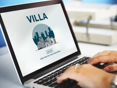 kişi bilgisayar ile çalışma