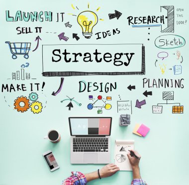 Dizüstü bilgisayarla çalışan adam