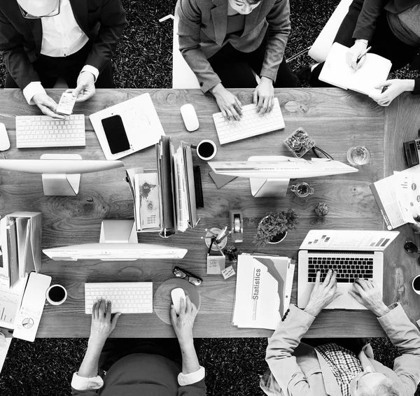 Pessoas de negócios que trabalham no Office Concept — Fotografia de Stock