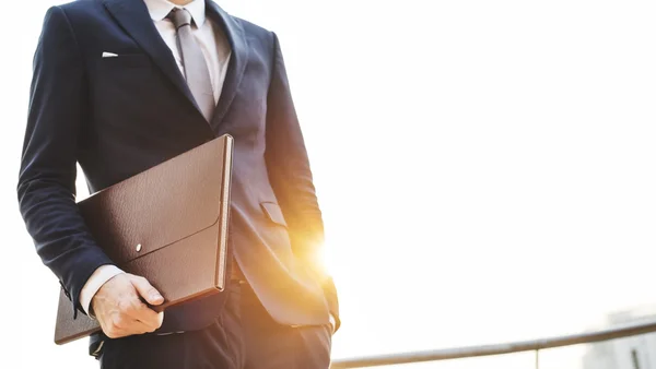 Businessman Holding Briefcase — Stock Photo, Image