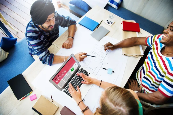 Les gens à la réunion Brainstorming — Photo