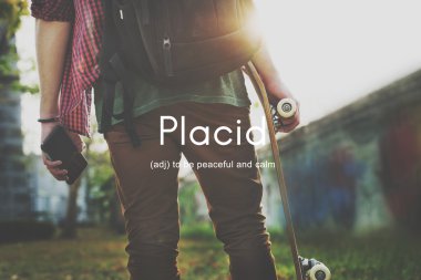 Kaykaylı genç adam.