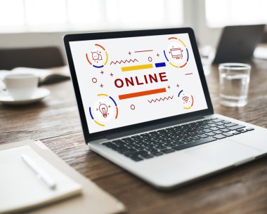 dizüstü ekran metin ile 