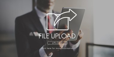 Tablet pc ile Afrika iş adamı