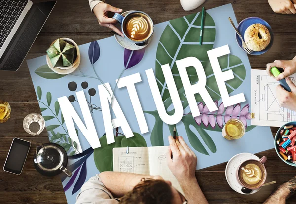 Mesa com cartaz com conceito de Natureza — Fotografia de Stock