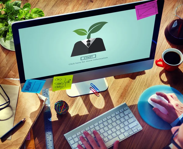 Man using computer — Stock Photo, Image