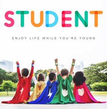 Süper kahraman çocuklar birlikte eğlenin