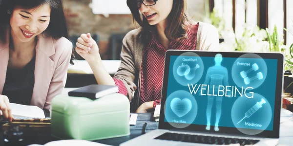 Vrouwen in office samen te werken — Stockfoto