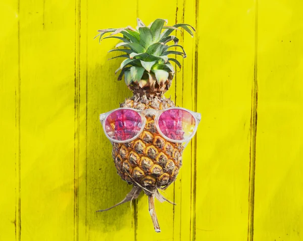 Ananas ve yaz Chill koleksiyonu kavramı — Stok fotoğraf