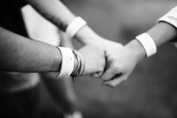 Assinatura do acordo com as mãos — Fotografia de Stock