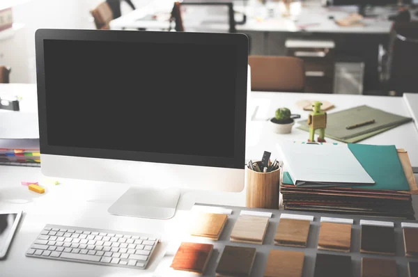 Computer on office table — Stock Photo, Image