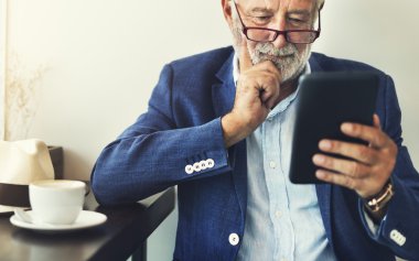 üst düzey yakışıklı