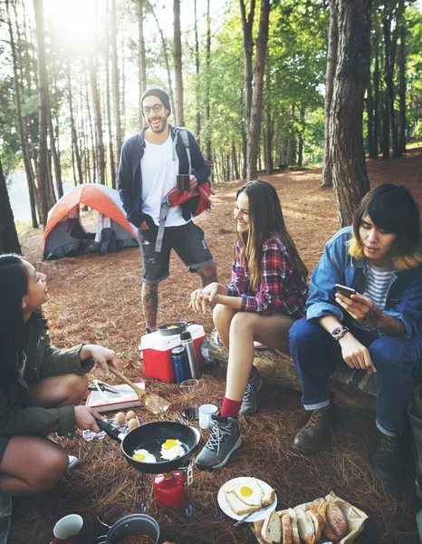 Best friends cooking in forest — Stock Photo, Image