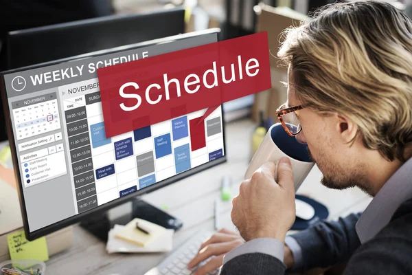 Businessman working with computer in office — Stock Photo, Image