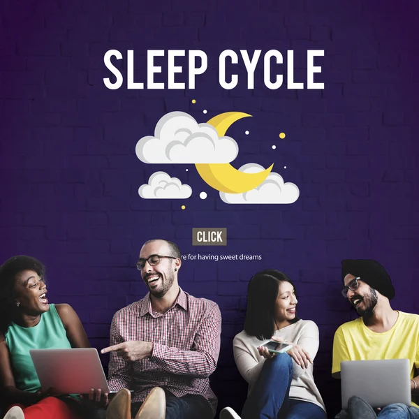 Diversidade amigos perto da parede com ciclo de sono — Fotografia de Stock