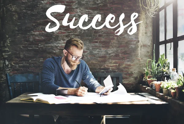 Man in office working with documents — Stock Photo, Image