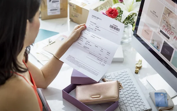 Mulher compras online — Fotografia de Stock