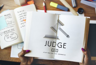 Kadın holding günlük notlar ile