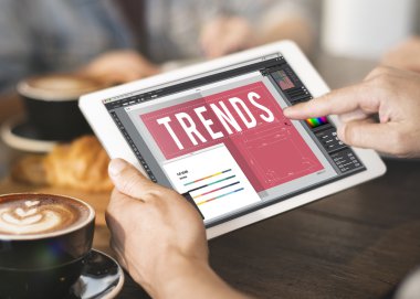 kafede dijital tablet tarama adam 