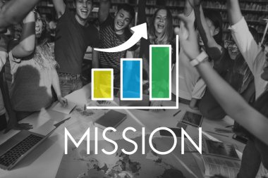 kutlamak mutlu öğrenciler 