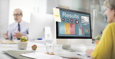 Ofiste çalışan iş adamları