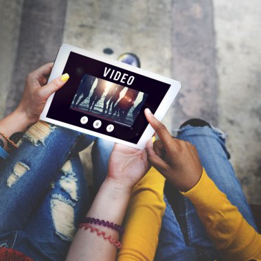 tablet pc kullanan kişiler