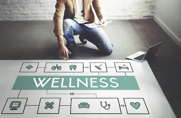 Businessman working with wellness — Stock Photo, Image