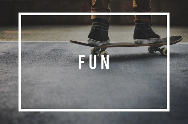 Hipster Man ride on Skateboard — Stock Photo, Image