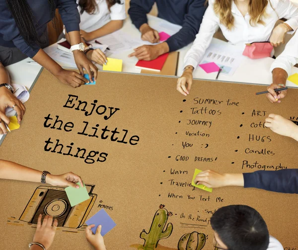 Studenten Brainstorming an der Universität — Stockfoto