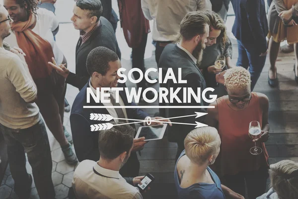 Grande gruppo di persone e Social Networking — Foto Stock