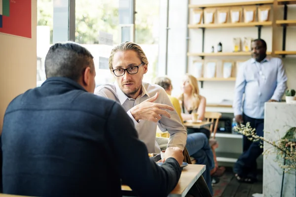 Gente de negocios en el café — Foto de Stock