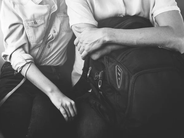 Encantadora pareja viajando en tren —  Fotos de Stock