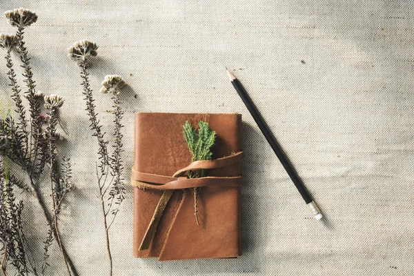 Vintage, lederen dagboek — Stockfoto