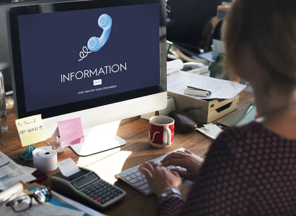 Woman working with computer — Stock Photo, Image