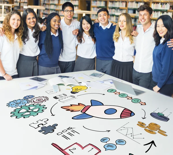 Diversidad grupo de estudiantes —  Fotos de Stock